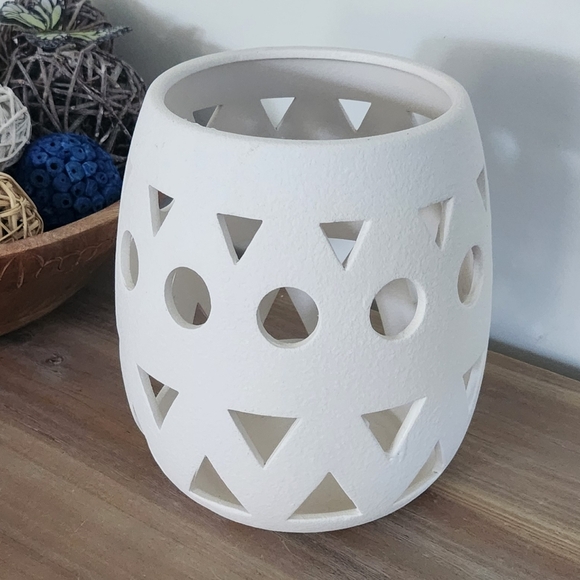🏠 Hobby Lobby White Ceramic Geometric Vase – Mirage Collection Elegant Ambiance - Picture 2 of 13